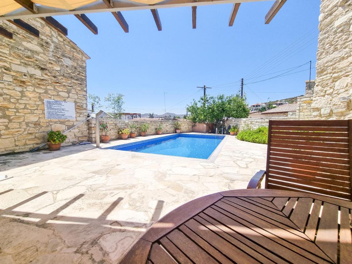 Poolside Escape Studio In Skarinou Village With Pool Facilities Exterior foto